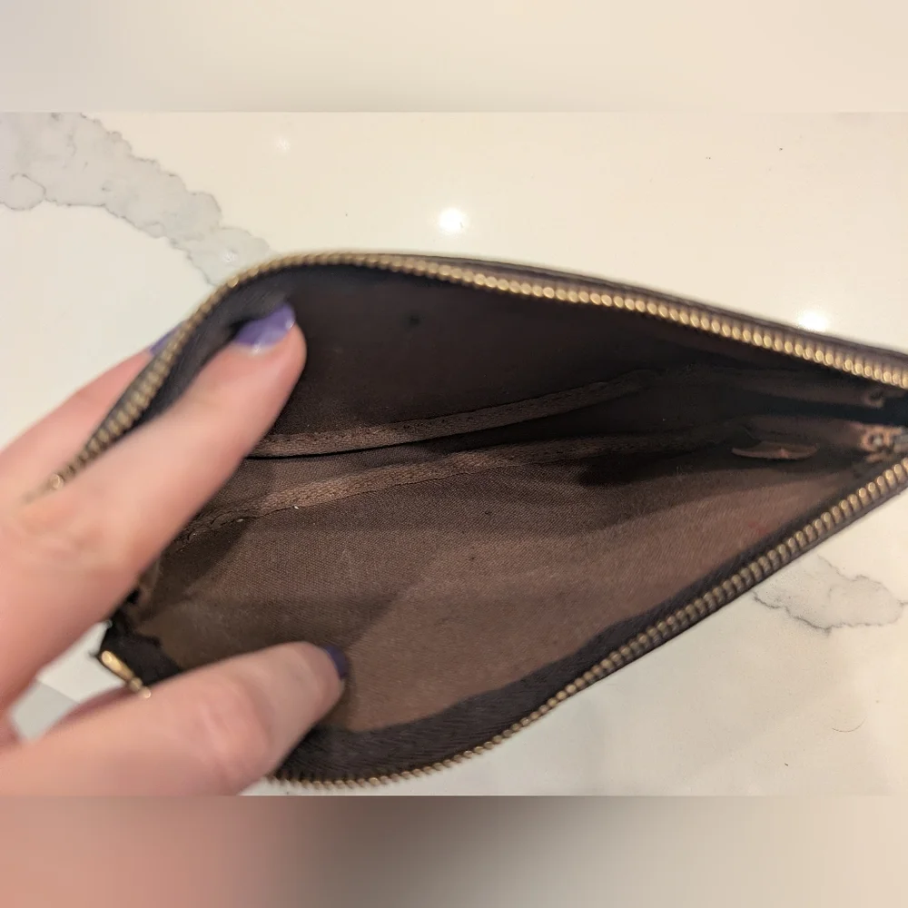 🤎AUTH Pre loved Louis Vuitton Pochette + Pearl Crossbody Strap! - Picture 12 of 15